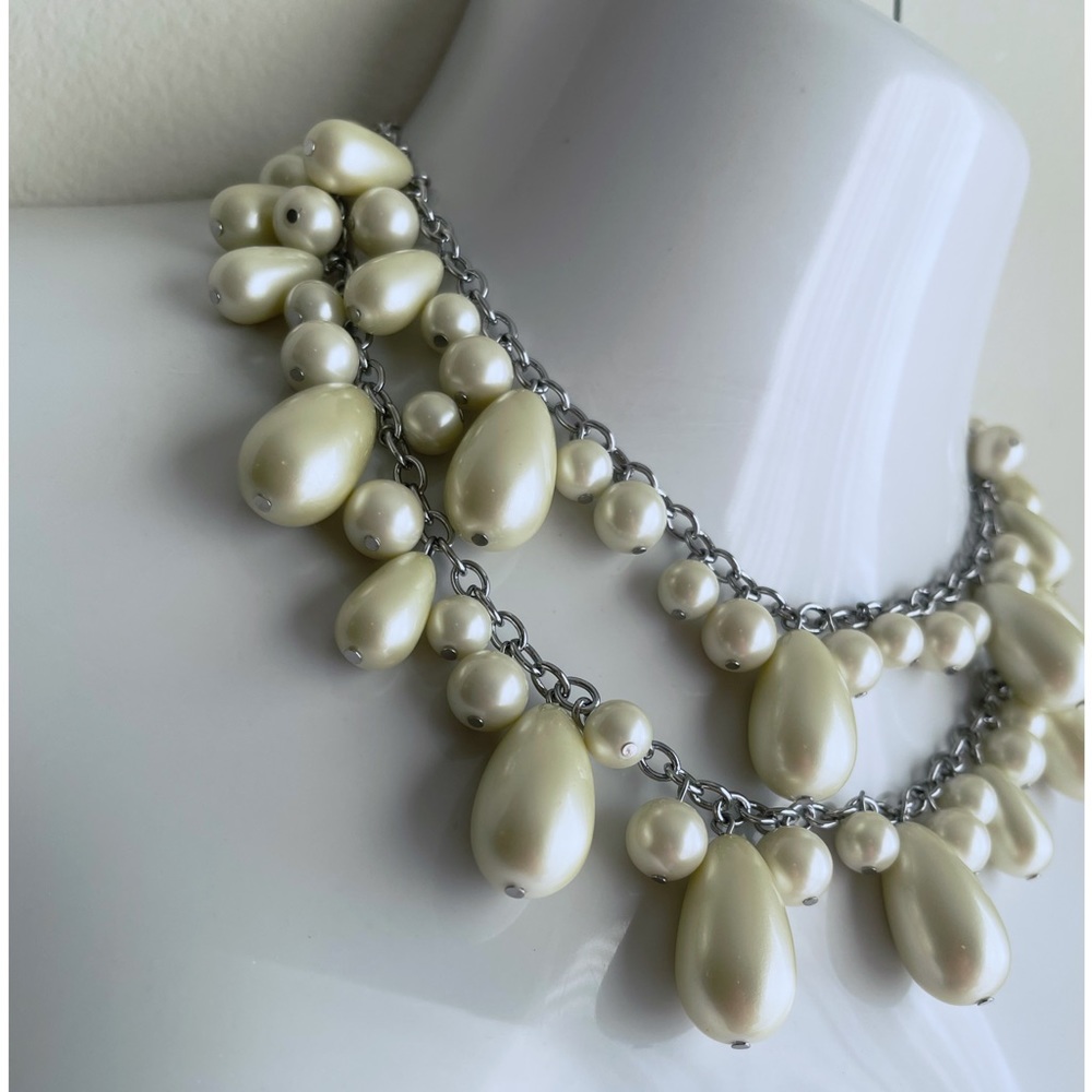 TALBOTS • pearl cluster bib necklace